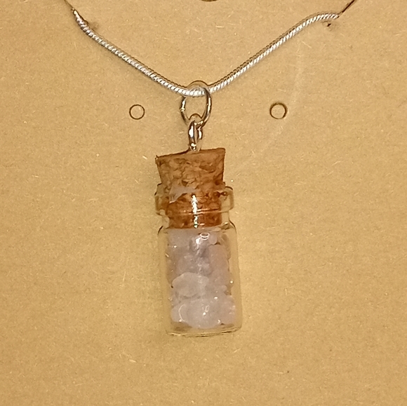 Glass bottle Rose Quartz crystal necklace - Picture 4 of 8